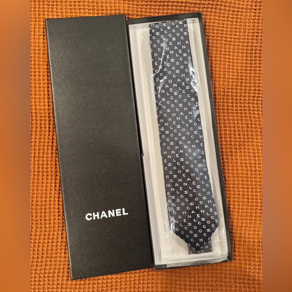 CHANEL Men's Black and White Logo Tie